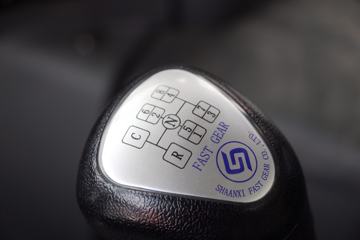 �������� ����M5�ؿ� 270���� 6X2 9.6����ʽ��ݳ�(LZ5250XXYM5CB)ͼƬ