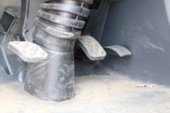 东风柳汽 乘龙M5重卡 270马力 6X2 9.6米厢式快递车(LZ5250XXYM5CB)