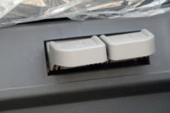 东风柳汽 乘龙M5重卡 270马力 6X2 9.6米厢式快递车(LZ5250XXYM5CB)