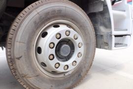 乘龙M5&nbsp;载货车底盘                                                图片