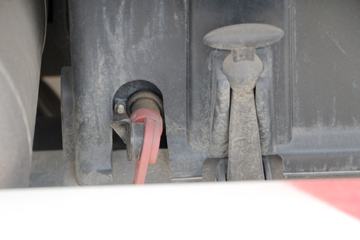 �������� ����M5�ؿ� 270���� 6X2 9.6����ʽ��ݳ�(LZ5250XXYM5CB)ͼƬ