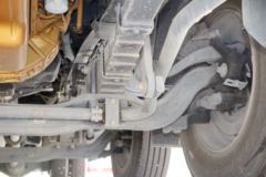 东风柳汽 乘龙M5重卡 270马力 6X2 9.6米厢式快递车(LZ5250XXYM5CB)