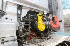 福田 欧曼EST-A 6系重卡 顶配版 490马力 6X2R AMT自动挡牵引车(BJ4259SNFKB-AG)