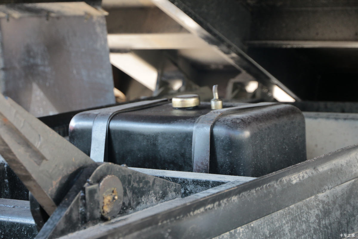 ���� ����T20 150���� 4X2 3.7����ж��(��160���̶�)(EQ3041L8GDAAC)����                                                