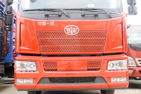 J6L 7.7米 载货 240马力 高顶 最后两台