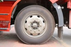 一汽解放 J6L中卡 质惠版 180马力 7.7米厢式载货车(CA5160XXYP62K1L5A2E5)