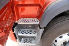 青岛解放 悍V重卡 350马力 6X2牵引车(CA4252P1K15T3E5A80)