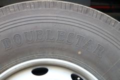 青岛解放 悍V重卡 350马力 6X2牵引车(CA4252P1K15T3E5A80)