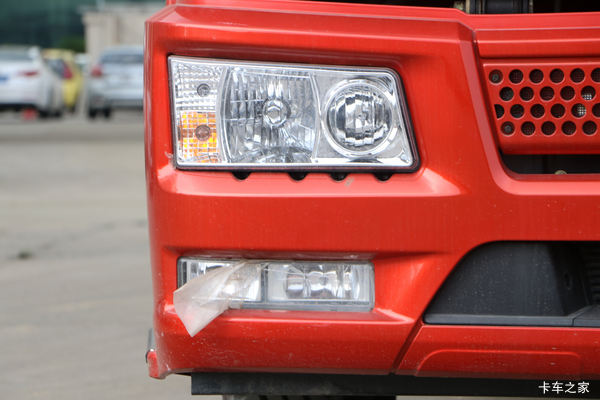 J6L 7.7米 载货 240马力 高顶 最后两台