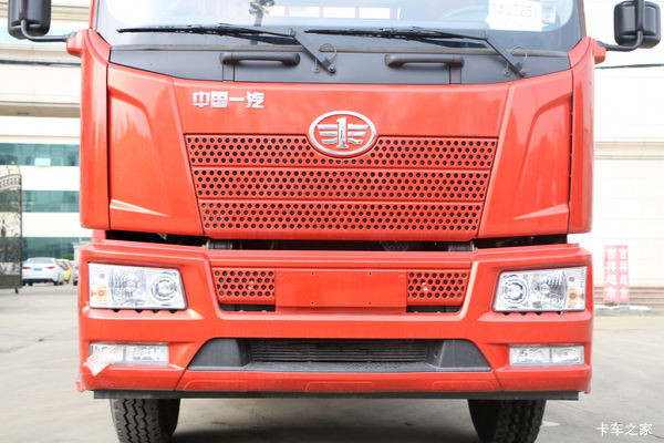 J6L 7.7米 载货 240马力 高顶 最后两台