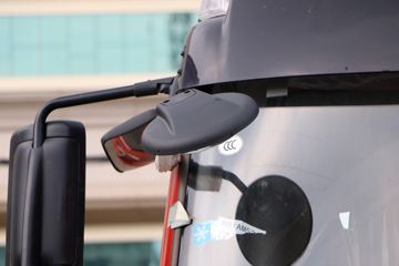 һ����� J6L�п� 2018�� �ʻݰ� 180���� 4X2 6.75�������ػ���(CA1180P62K1L4E5)ͼƬ