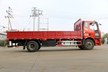 һ����� J6L�п� 2018�� �ʻݰ� 180���� 4X2 6.75�������ػ���(CA1180P62K1L4E5)ͼƬ