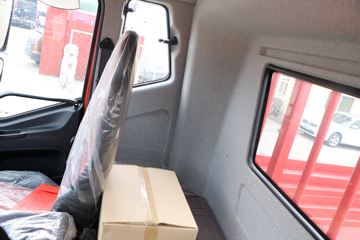 һ����� J6L�п� 2018�� �ʻݰ� 180���� 4X2 6.75�������ػ���(CA1180P62K1L4E5)ͼƬ