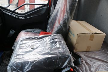 һ����� J6L�п� 2018�� �ʻݰ� 180���� 4X2 6.75�������ػ���(CA1180P62K1L4E5)ͼƬ