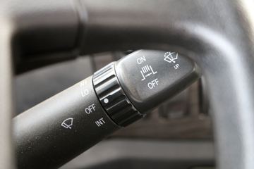 һ����� J6L�п� 2018�� �ʻݰ� 180���� 4X2 6.75�������ػ���(CA1180P62K1L4E5)ͼƬ