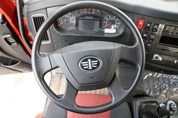 һ����� J6L�п� 2018�� �ʻݰ� 180���� 4X2 6.75�������ػ���(CA1180P62K1L4E5)ͼƬ