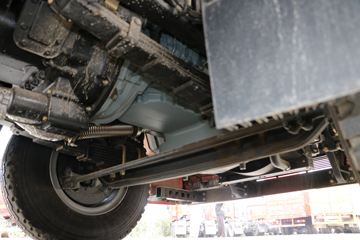 һ����� J6L�п� 2018�� �ʻݰ� 180���� 4X2 6.75�������ػ���(CA1180P62K1L4E5)ͼƬ