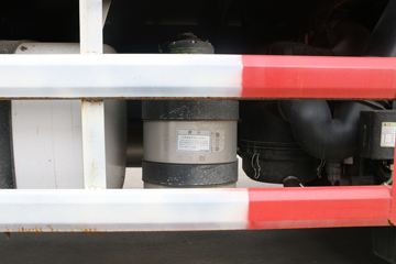 һ����� J6L�п� 2018�� �ʻݰ� 180���� 4X2 6.75�������ػ���(CA1180P62K1L4E5)ͼƬ