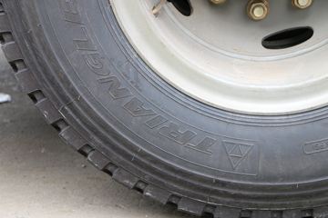 һ����� J6L�п� 2018�� �ʻݰ� 180���� 4X2 6.75�������ػ���(CA1180P62K1L4E5)ͼƬ