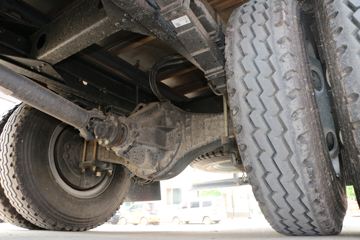 һ����� J6L�п� 2018�� �ʻݰ� 180���� 4X2 6.75�������ػ���(CA1180P62K1L4E5)ͼƬ