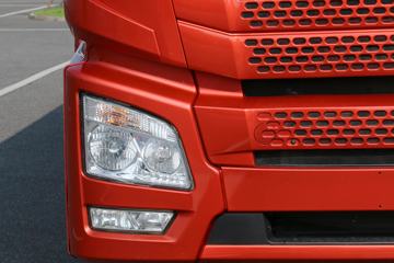 �ൺ��� JH6 400���� 8X4 9.4����س�(CA5310XLCP25K2L7T4E5A80)ͼƬ