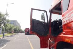 青岛解放 JH6 400马力 8X4 9.4米冷藏车(CA5310XLCP25K2L7T4E5A80)