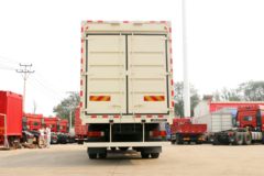 青岛解放 悍V重卡 260马力 6X2 9.5米翼开启厢式载货车(CA5250XYKP1K2L7T3E5A80)