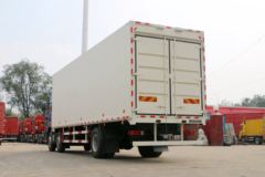 青岛解放 悍V重卡 260马力 6X2 9.5米翼开启厢式载货车(CA5250XYKP1K2L7T3E5A80)