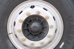 青岛解放 悍V重卡 260马力 6X2 9.5米翼开启厢式载货车(CA5250XYKP1K2L7T3E5A80)