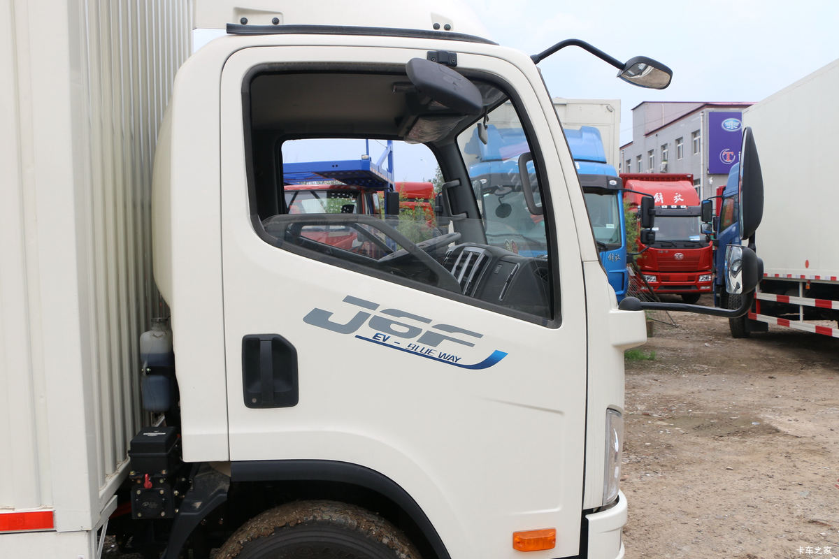  J6F 4.5T 4.21׵Ŵ綯ʽῨ(CA5040XXYP40LBEVA83)82.43kWh