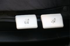 青岛解放 龙VH中卡 南方版 180马力 4X2 6.65米仓栅式载货车(CA5189CCYPK2L2E5A80)