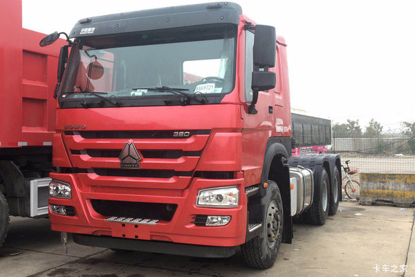 中国重汽 HOWO重卡 380马力 6X4牵引车(ZZ4257N3247E1H)