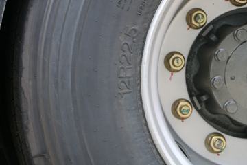 й HOWO T7Hؿ 440 6X4ǣ(12)(ZZ4257V324HE1B)ͼƬ