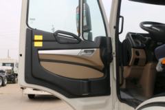 中国重汽 豪瀚J7B重卡 380马力 6X4危化品牵引车(ZZ4255N3246E1W)