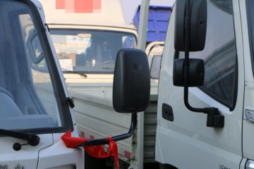 һ������ ��ž���1ϵ 78���� 4X2 3.02����ж��(CA3040K3LE5)ͼƬ