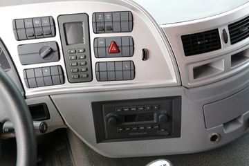 ���� ŷ��GTL 9ϵ�ؿ� 2018�� 460���� 8X4 8.2����ж��(BJ3319DMPKF-AB)ͼƬ