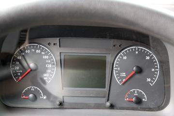 ���� ŷ��GTL 9ϵ�ؿ� 2018�� 460���� 8X4 8.2����ж��(BJ3319DMPKF-AB)ͼƬ