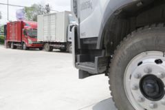 福田 瑞沃ES5 185马力 4X2 7.8米厢式载货车(BJ5185XXY-FE)