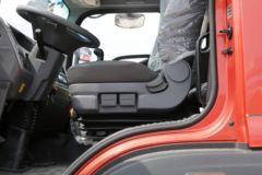 福田 瑞沃ES5 185马力 4X2 6.8米排半厢式载货车(BJ5165XXY-FC)