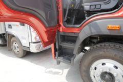 福田 瑞沃ES5 185马力 4X2 6.8米排半厢式载货车(BJ5165XXY-FC)