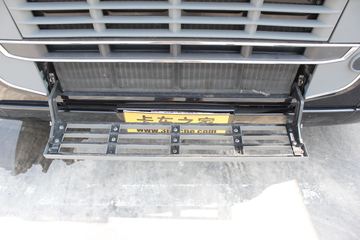 �ֶ��� FH16�ؿ� 700���� 4X2 ǣ����ͼƬ