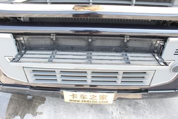 �ֶ��� FH16�ؿ� 700���� 4X2 ǣ����ͼƬ