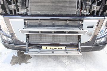 �ֶ��� FH16�ؿ� 700���� 4X2 ǣ����ͼƬ