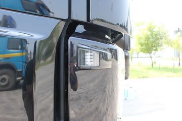 �ֶ��� FH16�ؿ� 700���� 4X2 ǣ����ͼƬ