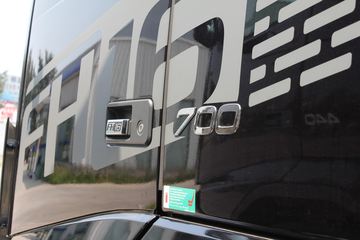 �ֶ��� FH16�ؿ� 700���� 4X2 ǣ����ͼƬ