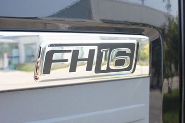 �ֶ��� FH16�ؿ� 700���� 4X2 ǣ����ͼƬ