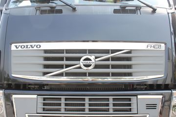 �ֶ��� FH16�ؿ� 700���� 4X2 ǣ����ͼƬ