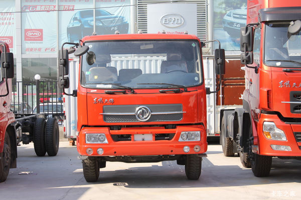 东风商用车 天锦中卡 170马力 4X2 6.6米栏板载货车