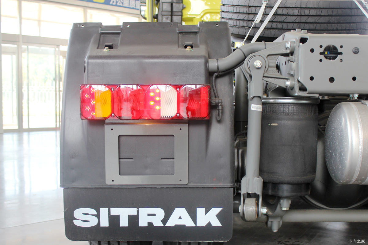 【图】中国重汽 汕德卡SITRAK C7H重卡 智能版 540马力 6X4自动挡牵引车(AMT手自一体)(ZZ4256V324HE1B)_实拍 ...