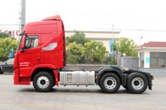 现代商用车 创虎XCIENT重卡 520马力 6X4 AMT自动挡牵引车(CHM4251KPQ49V)